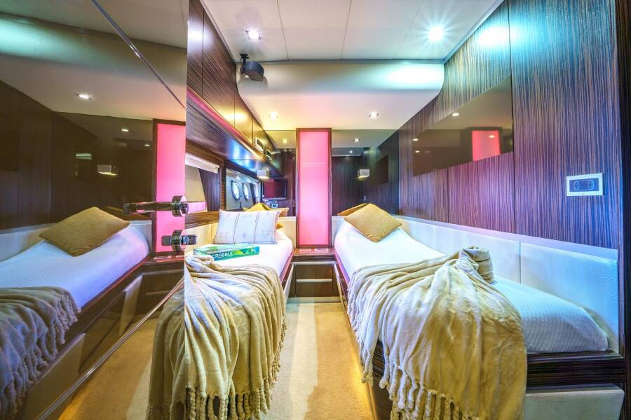 Dominator 780S Deluxe