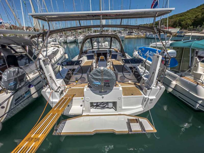 Dufour 37