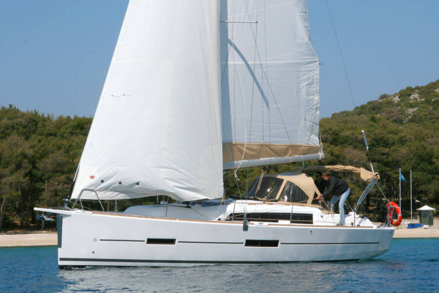 Dufour 382 GL