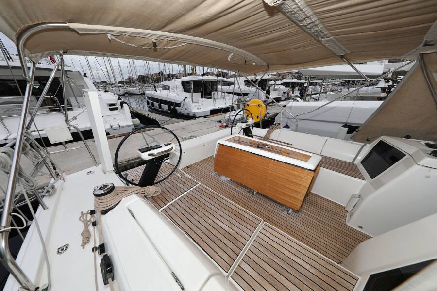 Dufour 430