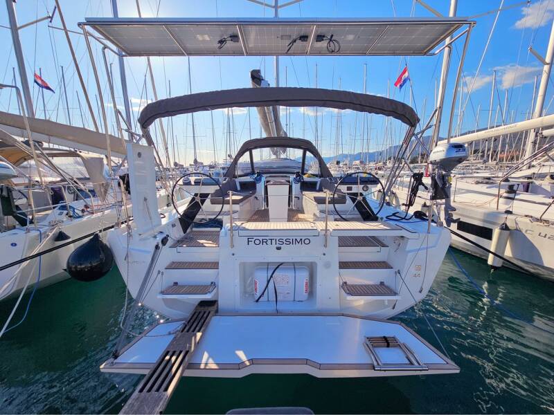 Dufour 44