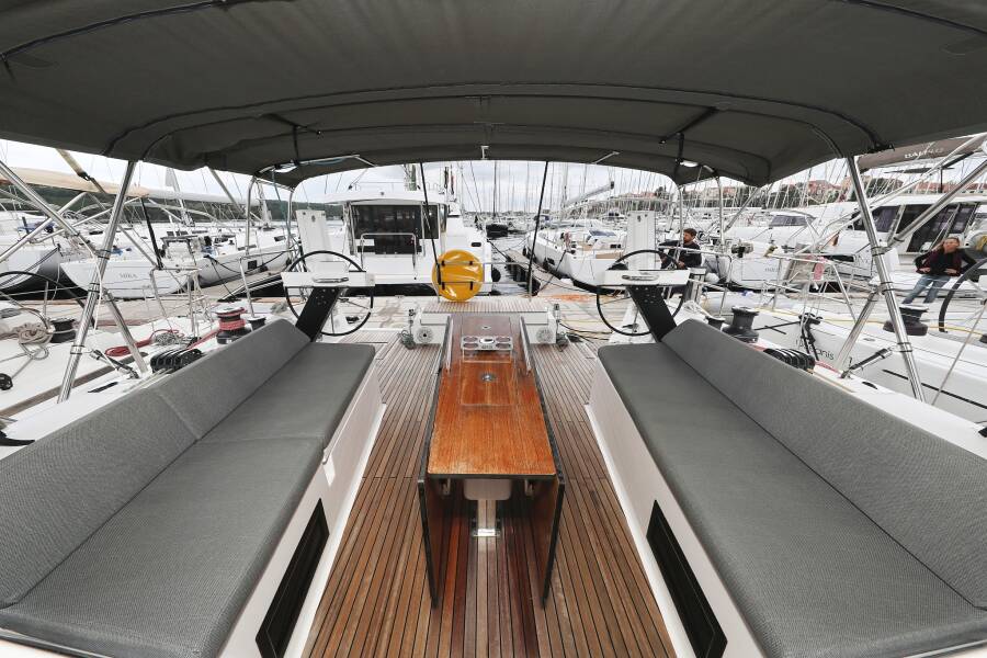 Dufour 470