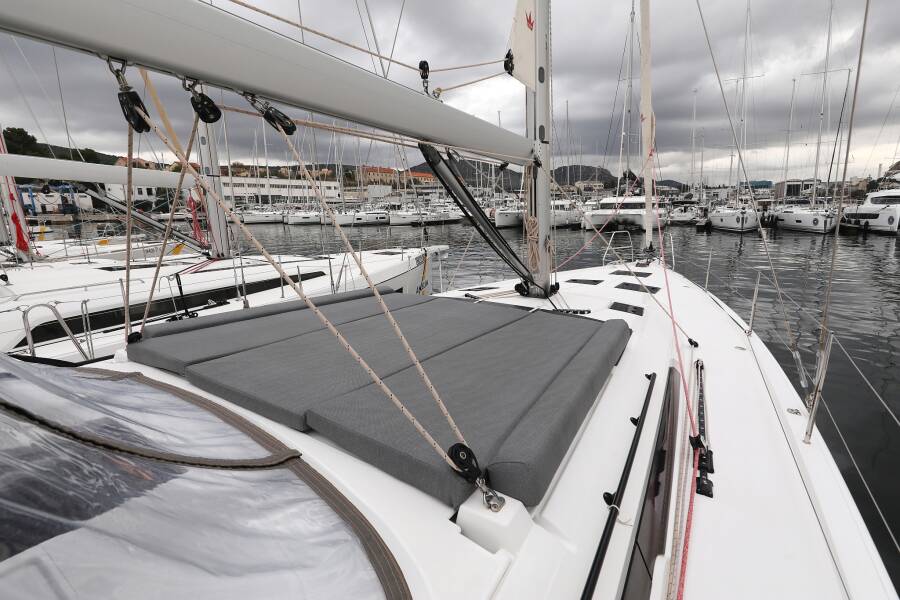 Dufour 470