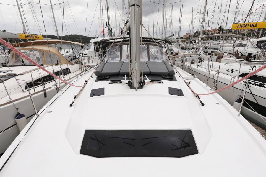 Dufour 470