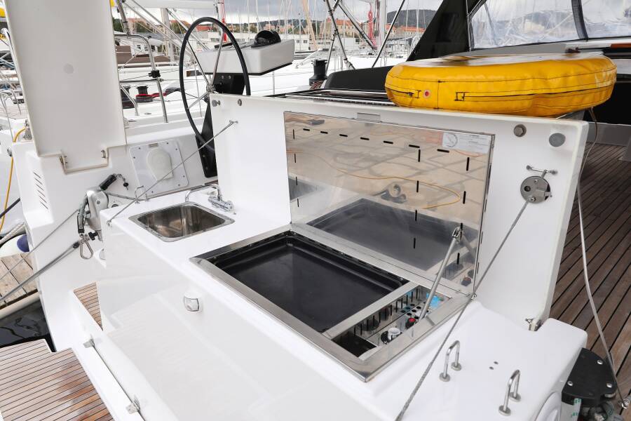 Dufour 470