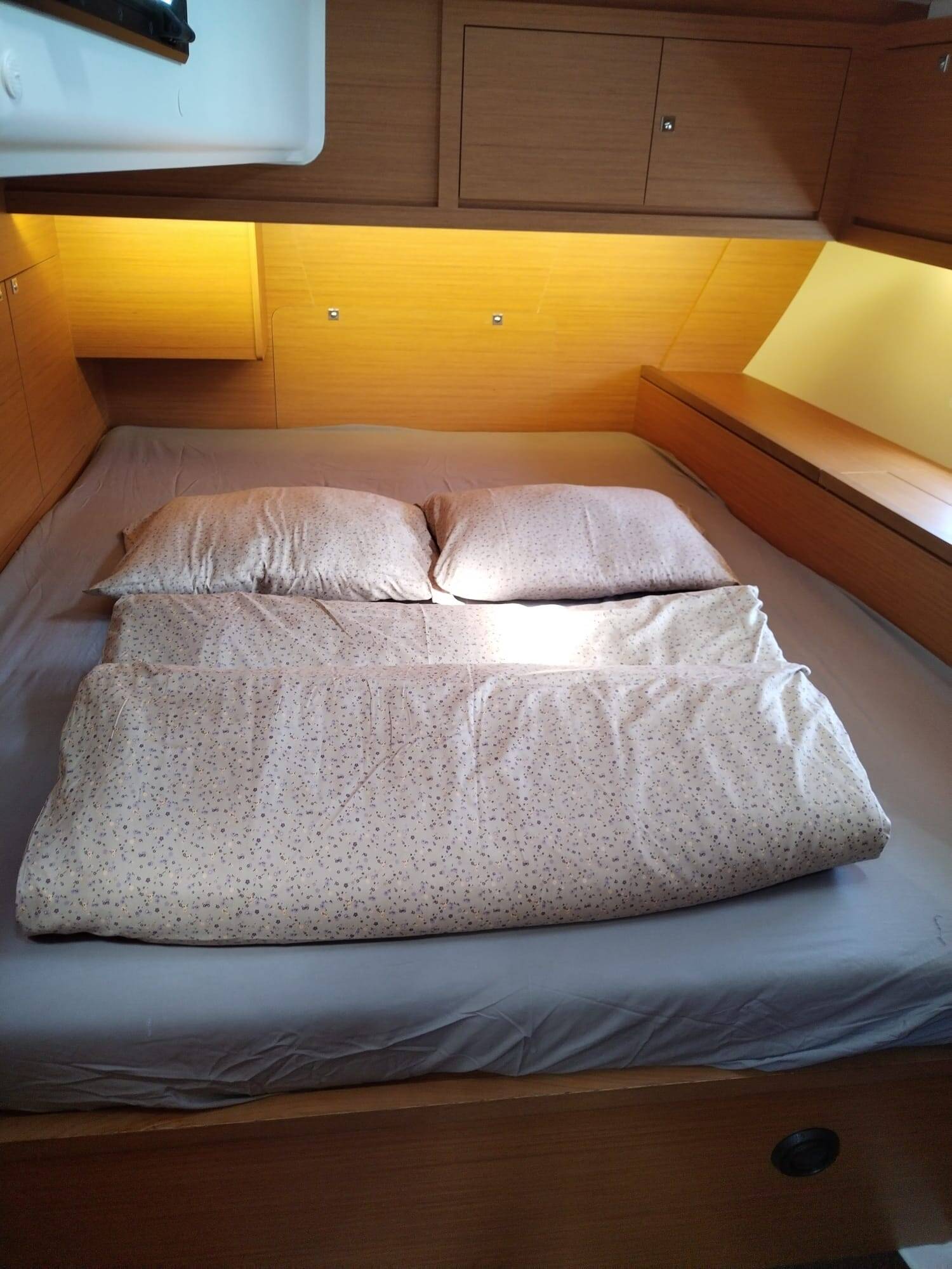 Dufour 470
