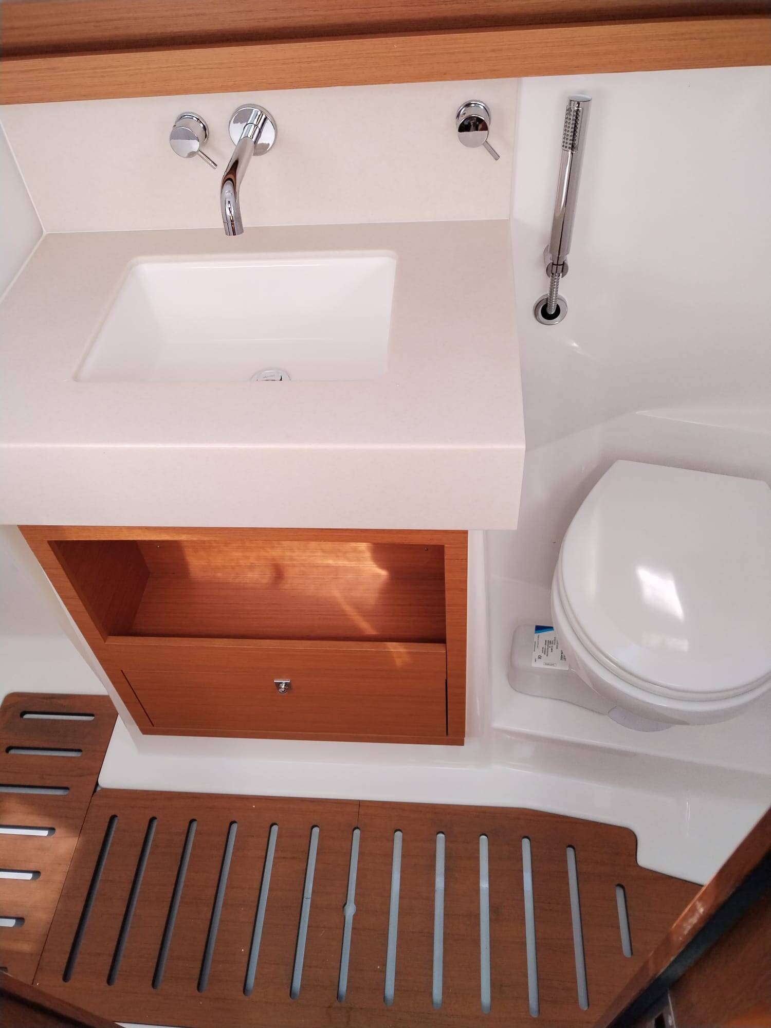 Dufour 470