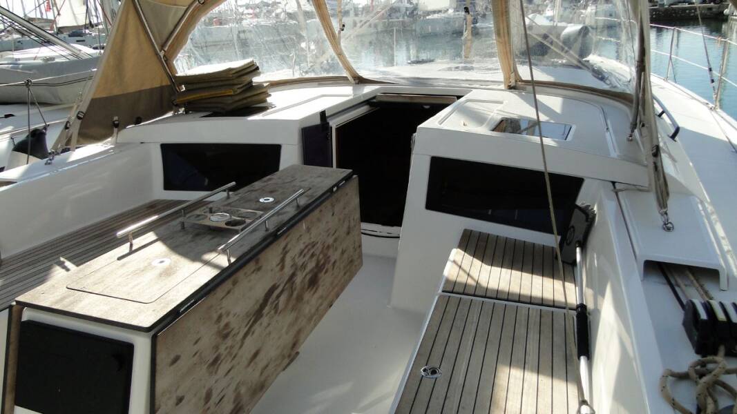 Dufour 470