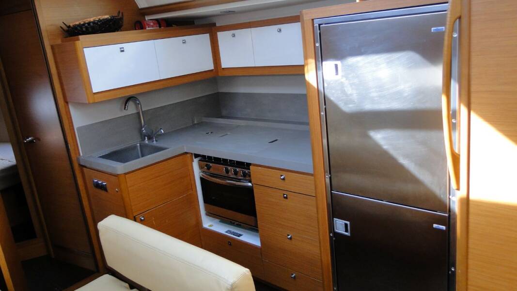 Dufour 470