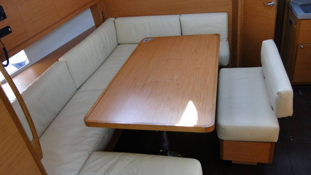 Dufour 470