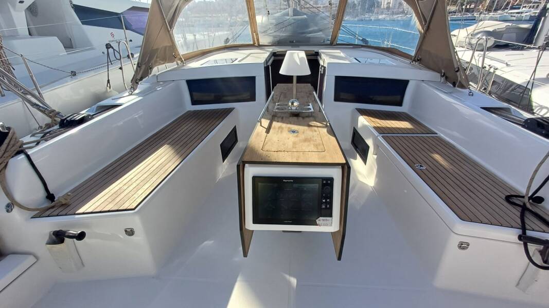 Dufour 470