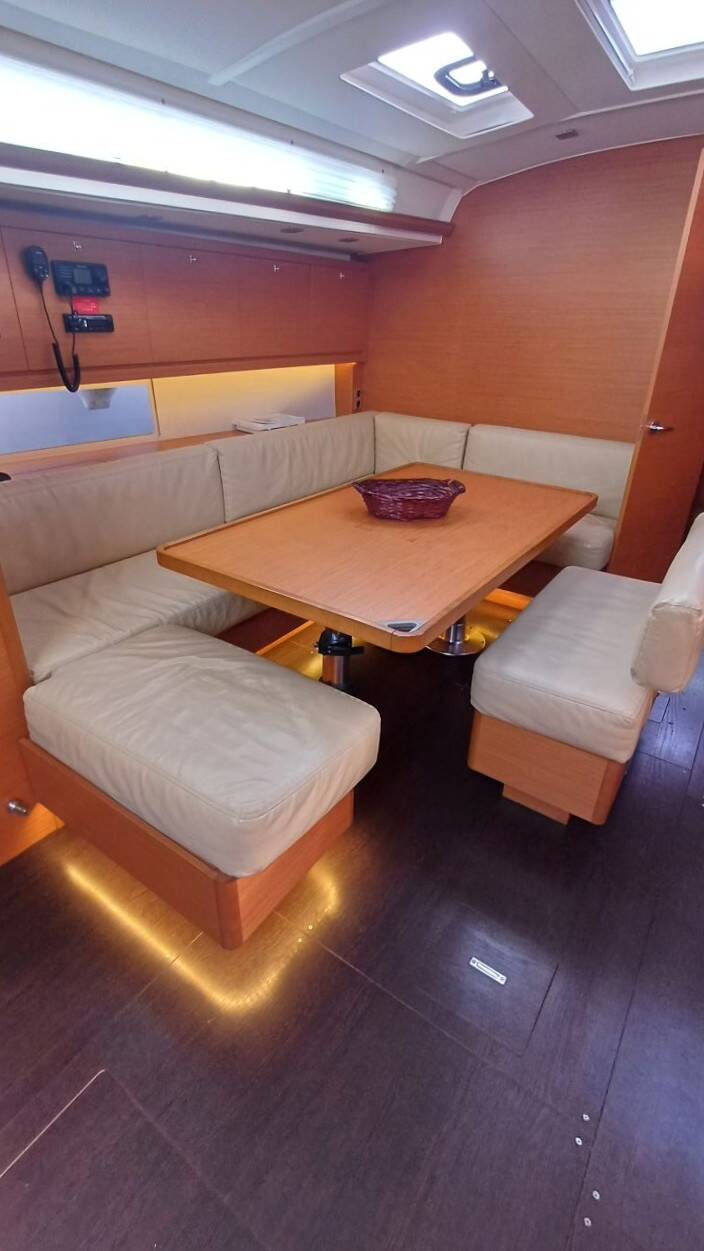 Dufour 470