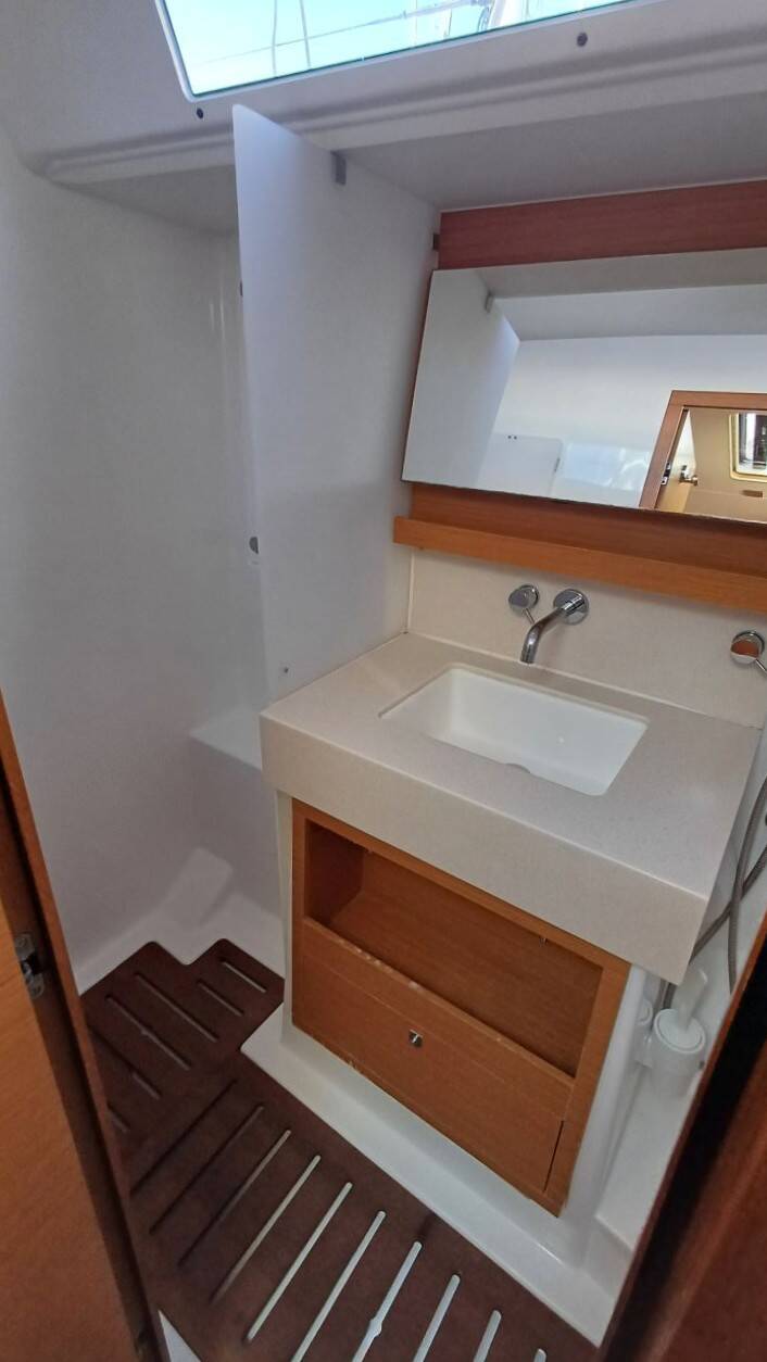 Dufour 470