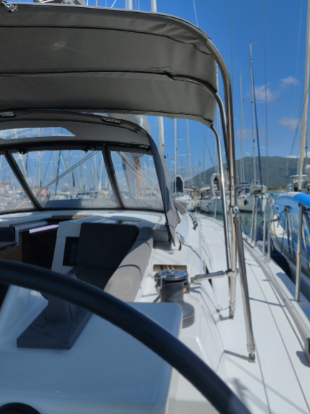 Dufour 470