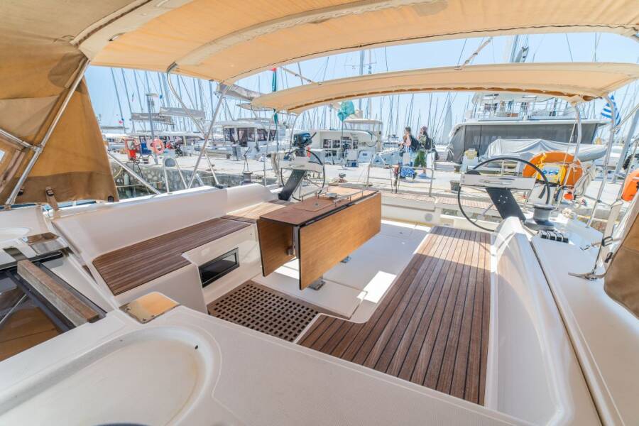 Dufour 530