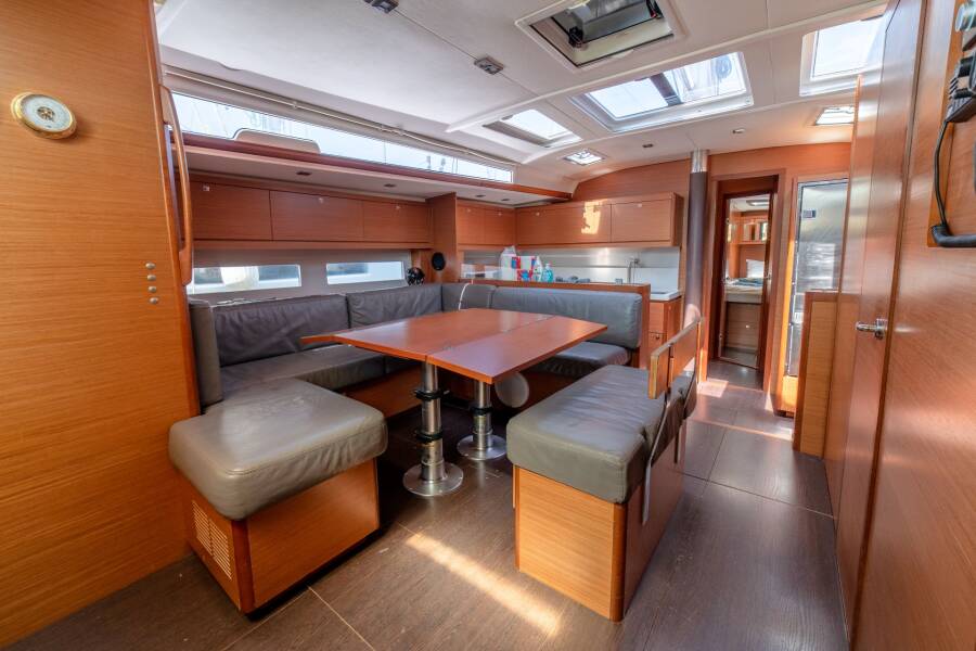 Dufour 530