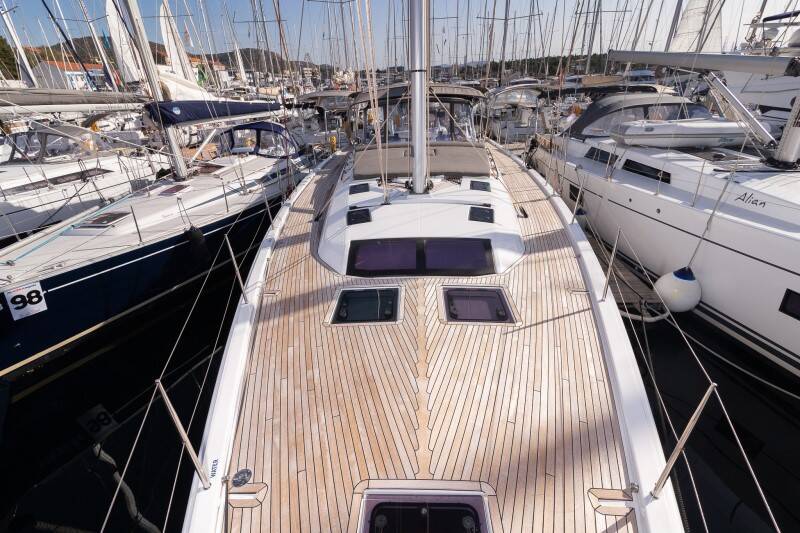 Dufour 530