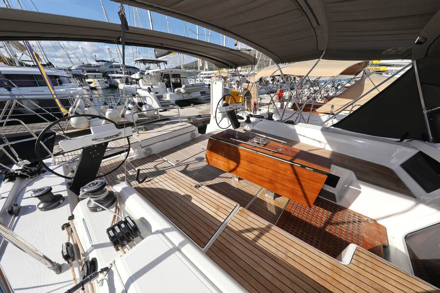 Dufour 530