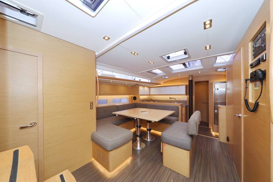 Dufour 530