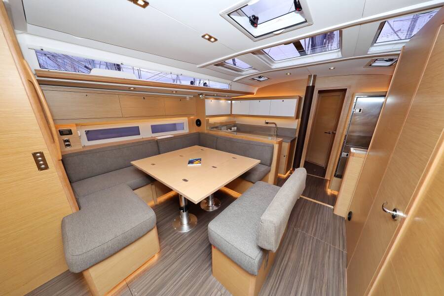 Dufour 530