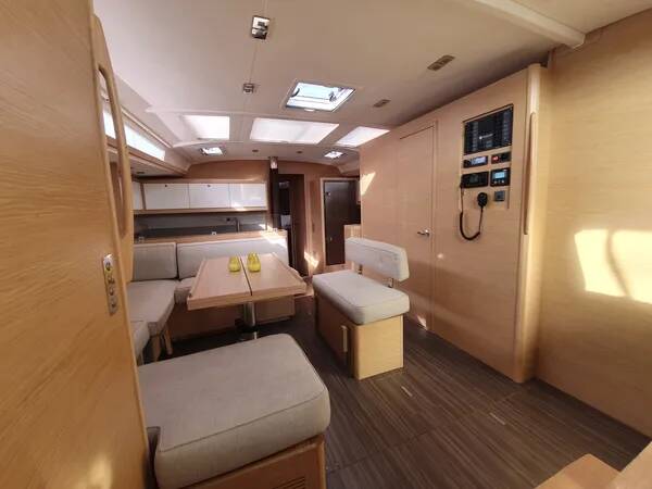 Dufour 530