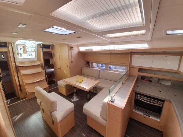 Dufour 530