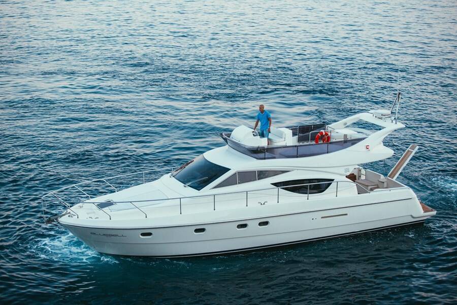 Ferretti Yachts 460