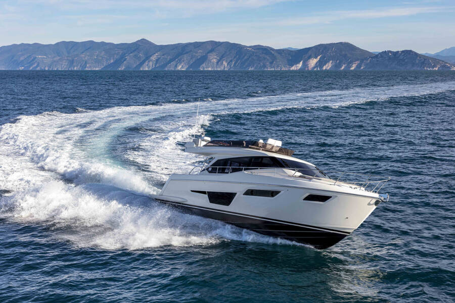 Ferretti Yachts 500