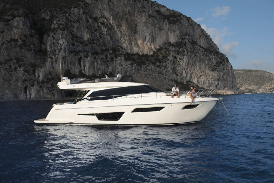 Ferretti Yachts 500