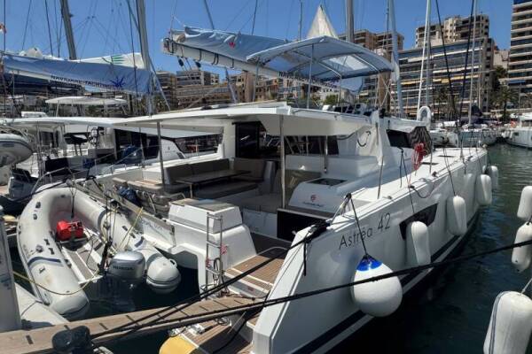 Fountaine Pajot Astrea 42 Quatuor
