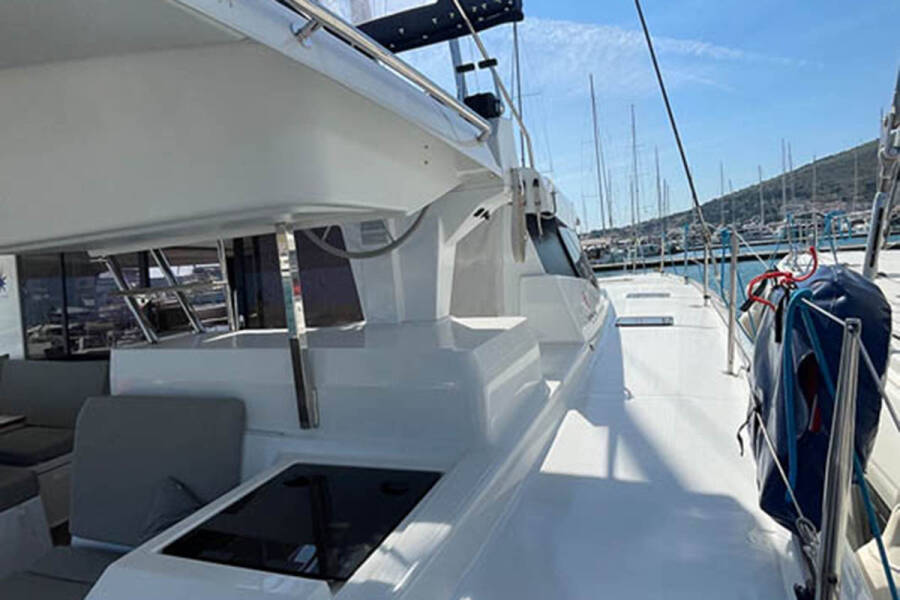 Fountaine Pajot Astrea 42