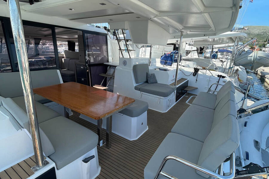 Fountaine Pajot Astrea 42