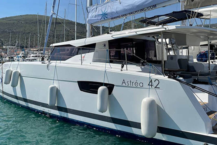 Fountaine Pajot Astrea 42