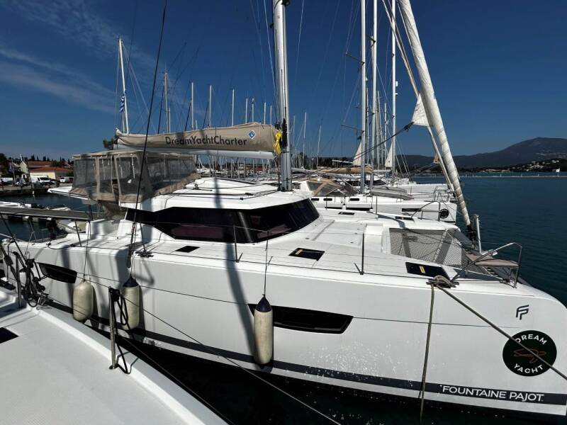 Fountaine Pajot Astrea 42