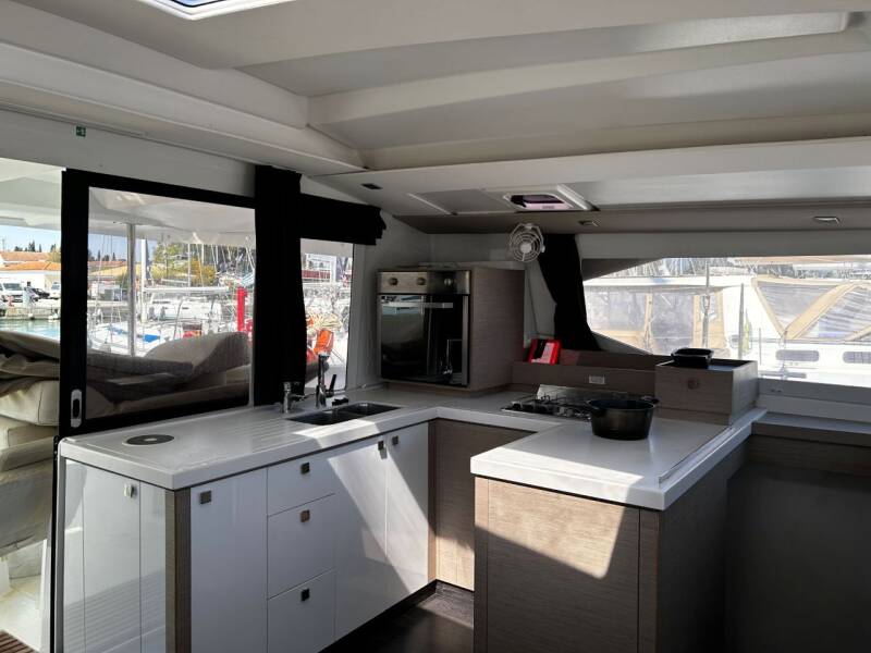 Fountaine Pajot Astrea 42