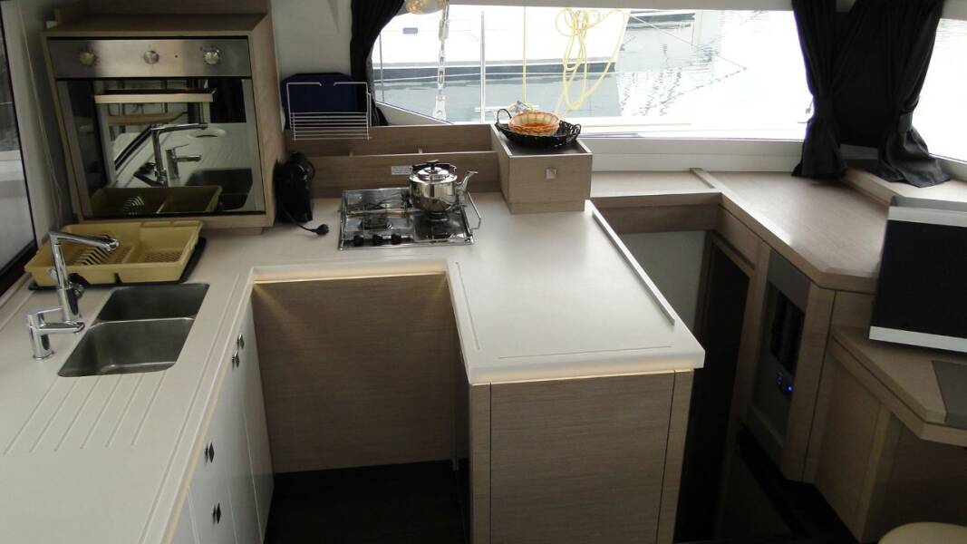 Fountaine Pajot Astrea 42