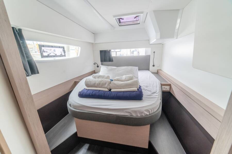 Fountaine Pajot Astrea 42