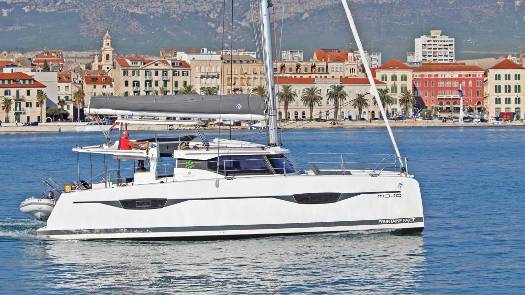 Fountaine Pajot Astrea 42