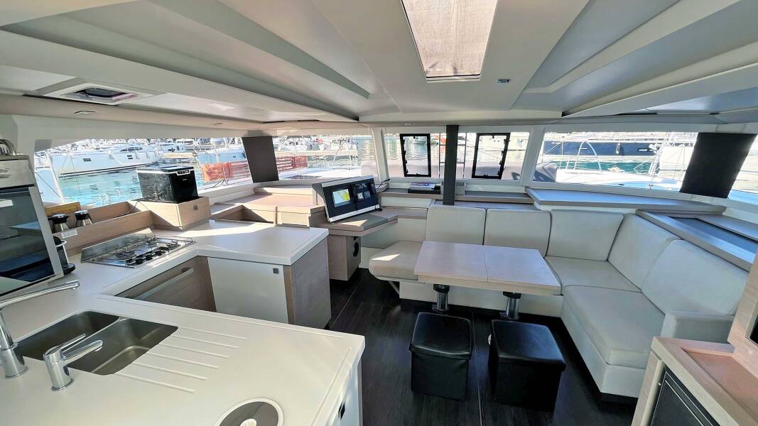 Fountaine Pajot Astrea 42