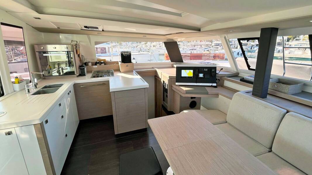 Fountaine Pajot Astrea 42