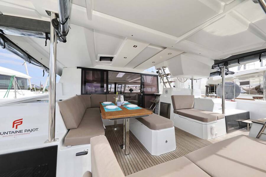 Fountaine Pajot Astrea 42