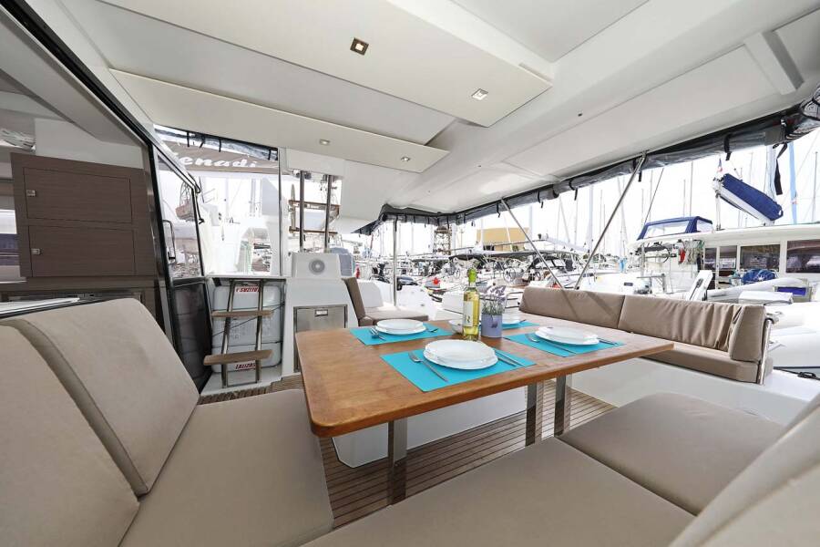 Fountaine Pajot Astrea 42