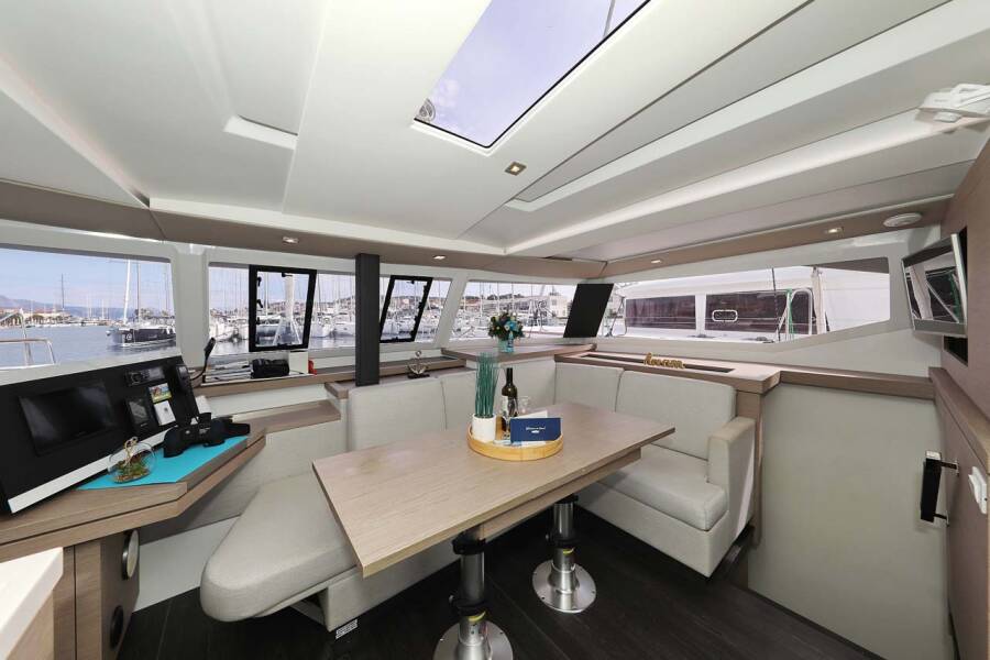 Fountaine Pajot Astrea 42