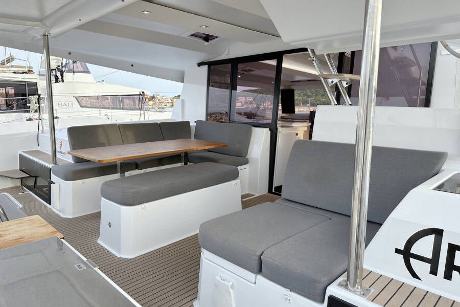 Fountaine Pajot Astrea 42