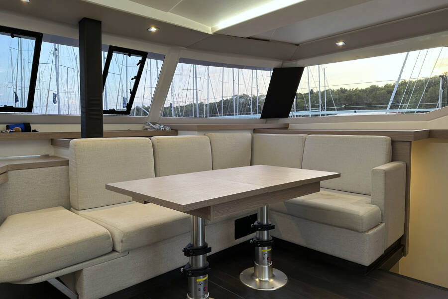 Fountaine Pajot Astrea 42