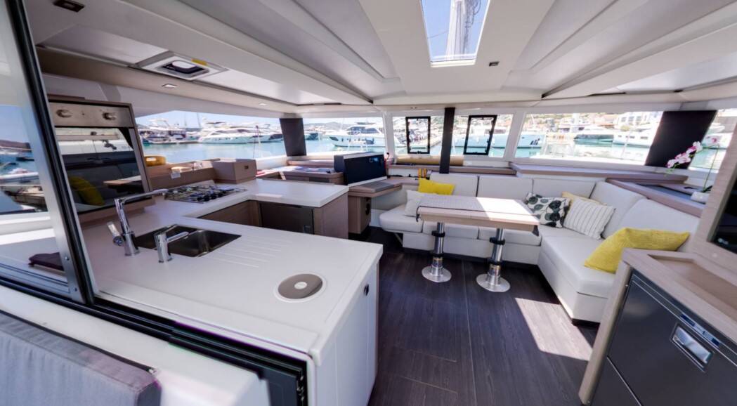 Fountaine Pajot Astrea 42