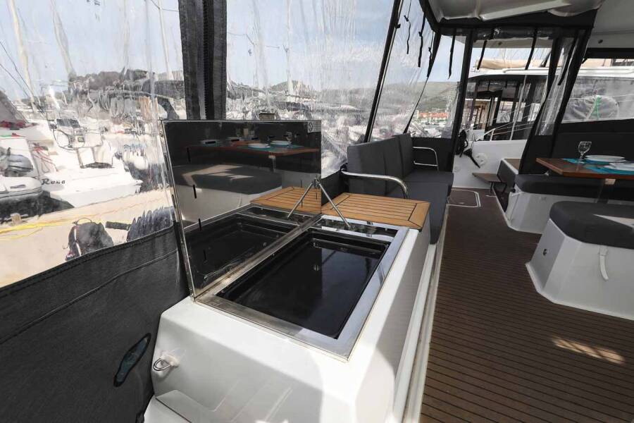 Fountaine Pajot Astrea 42