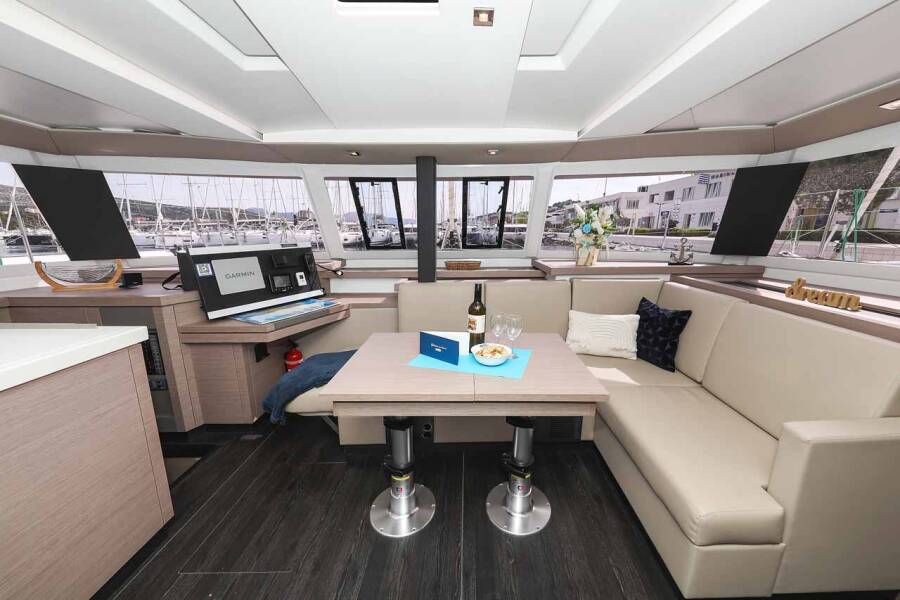 Fountaine Pajot Astrea 42