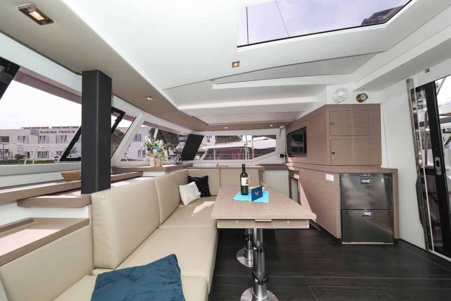 Fountaine Pajot Astrea 42