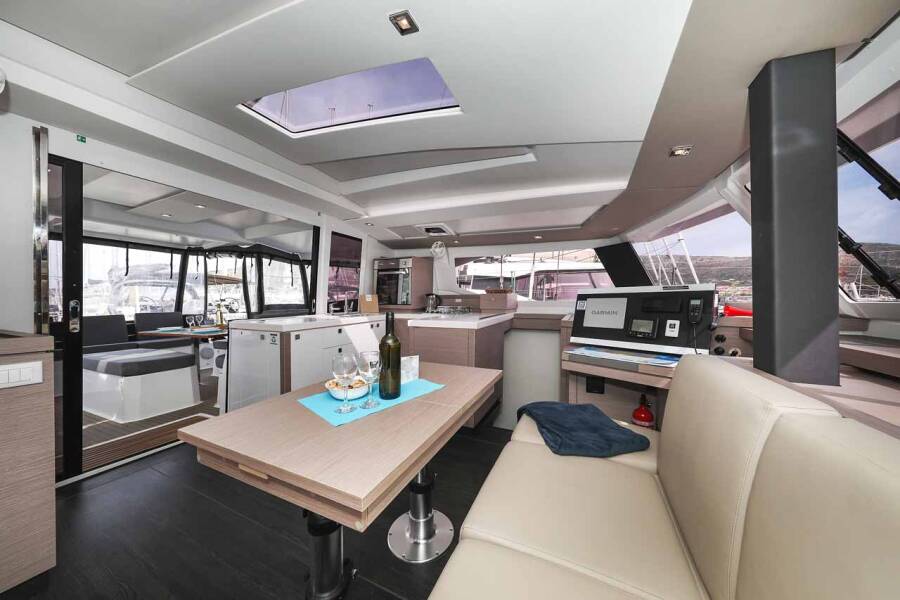 Fountaine Pajot Astrea 42